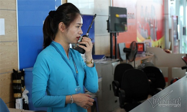 Mở tung nhà vệ sinh sân bay gọi khách ngủ quên - Ảnh 2.