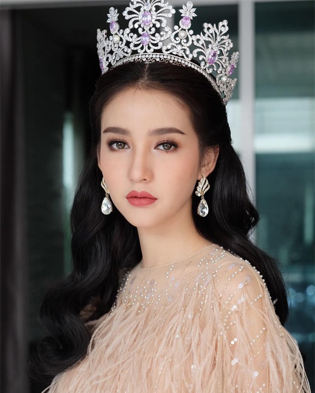 Hậu đăng quang, Hoa hậu chuyển giới Thái Lan 2017 lại khiến dân tình náo loạn vì đẹp đến mức khó tin - Ảnh 4.