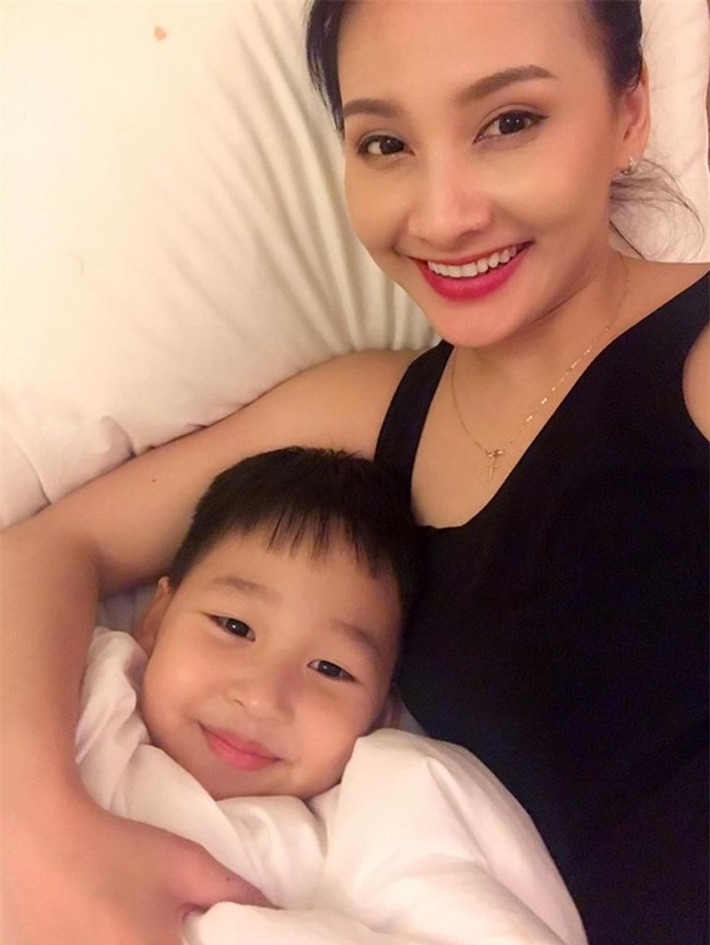 Sau scandal 'tha thinh', Bao Thanh lien tuc chung minh hanh phuc ben chong