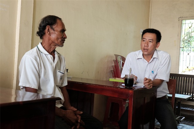 Nhìn cách người mẹ điên chăm sóc con gái sơ sinh 15 ngày tuổi ai cũng xúc động vì tình mẫu tử - Ảnh 18.