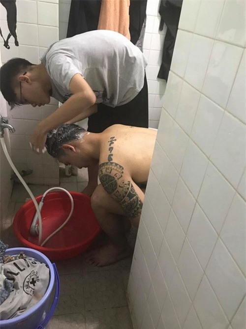 chuyện làng sao,Top 3 Vietnam Idol,ca sĩ đong hùng, đông hùng bị chém, sao Việt