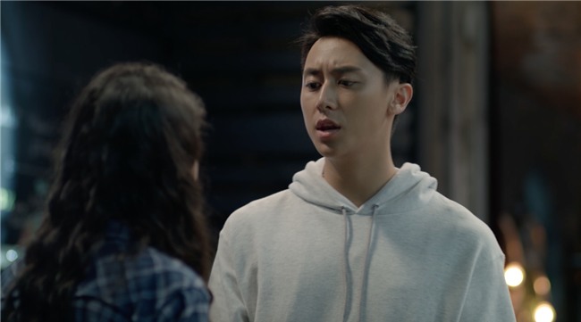 Hữu Vi thẳng tay hắt nước vào mặt tình địch của Angela Phương Trinh-4