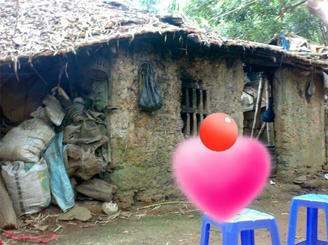 choang vang voi gian bep xieu veo nha ban trai, co gai cau cuu dan mang - 1