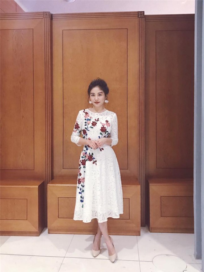 Minh Hằng - Hoàng Thùy đua top mặc đẹp trên thảm đỏ với loạt thiết kế bồng bềnh-11