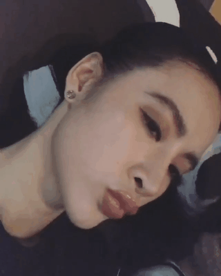 Không chỉ phong cách, môi của Angela Phương Trinh cũng biến thành Kylie Jenner mất rồi - Ảnh 1.