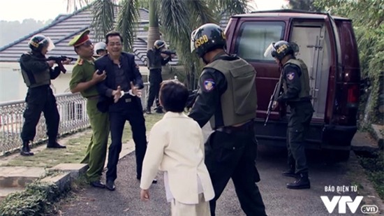 Người phán xử tập cuối: Phan Quân bắn chết Lê Thành, Bảo Ngậu lật đổ Phan Thị-6