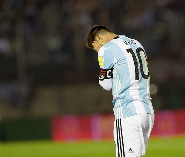 Messi tịt ngòi, Argentina hòa không bàn thắng trên sân của Uruguay - Ảnh 4.