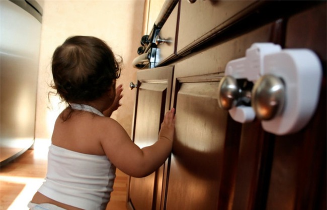 Điểm danh những thứ gây ra tai nạn trẻ em mỗi ngày ngay trong nhà bạn - Ảnh 3.