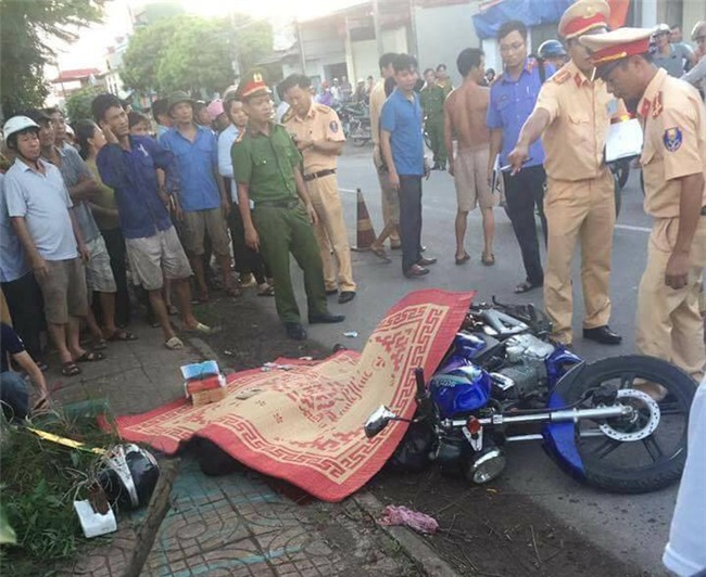 tôn cứa cổ, xe chở tôn