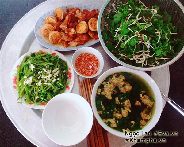 Mẹ 9x Thanh Hóa khoe những mâm cơm quê giản dị mà đề huề hút nghìn like - Ảnh 9.