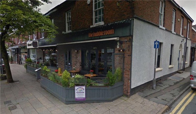 Rooney nap sau ghe xe hoi khi roi don canh sat hinh anh 3