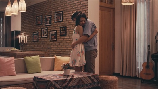 Vừa hôn Rocker Nguyễn, Angela Phương Trinh lại lên giường với Hữu Vi trong tập 2 Glee-9