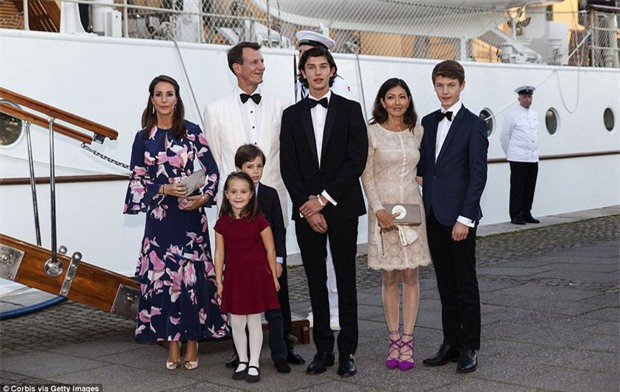 Những chàng Hoàng tử “vạn người mê trên khắp thế giới - Ảnh 12.