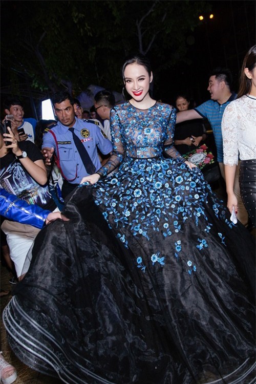 vai phut huy hoang tren tham do, minh hang, nha phuong da khien bao nguoi toat mo hoi - 2