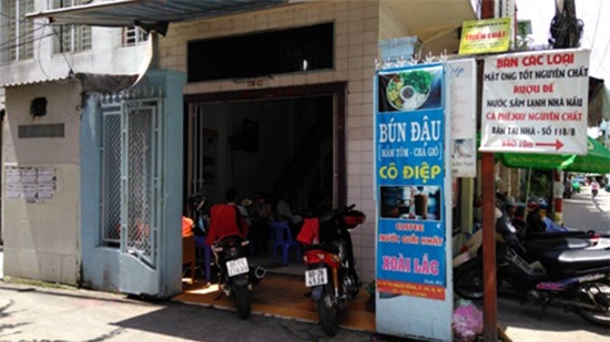 Thăm quán bún đậu và nơi ở đạm bạc của gia đình Đông Hùng - Ảnh 1.