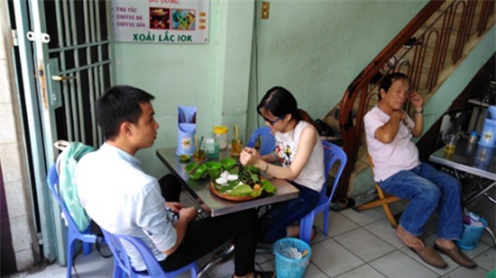 Thăm quán bún đậu và nơi ở đạm bạc của gia đình Đông Hùng - Ảnh 3.