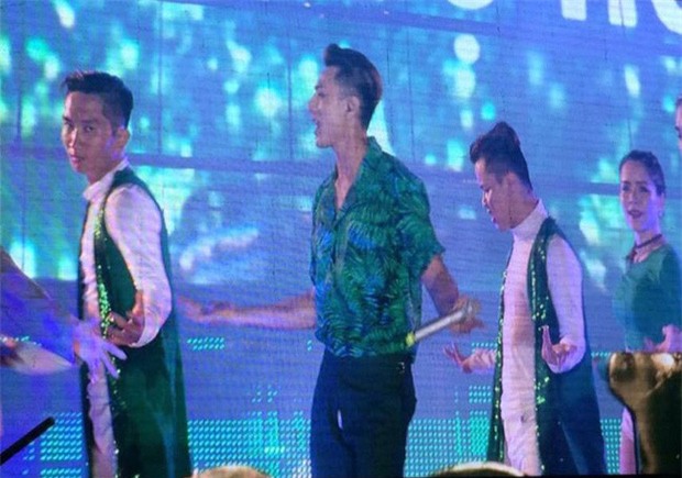 loat sao nam cung "lan dan duong quan ao" chang thua gi tran thanh - 5