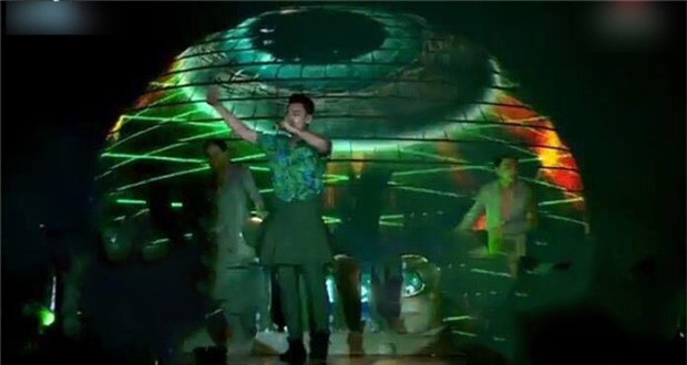 loat sao nam cung "lan dan duong quan ao" chang thua gi tran thanh - 6