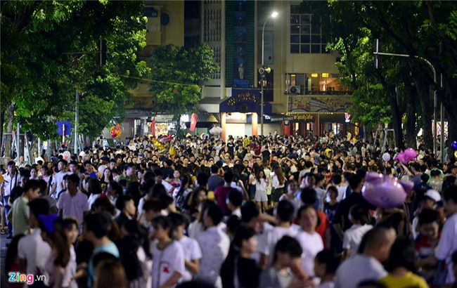 Pho di bo, trung tam thuong mai chat cung nguoi dem 2/9 hinh anh 2