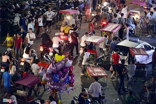 Pho di bo, trung tam thuong mai chat cung nguoi dem 2/9 hinh anh 7