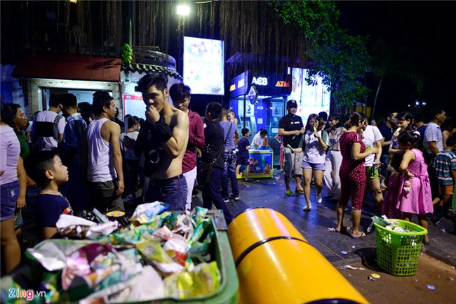 Pho di bo, trung tam thuong mai chat cung nguoi dem 2/9 hinh anh 8