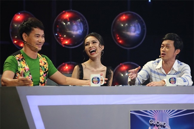 dam "treu" hoai linh tren ghe nong, xuan bac lieu co kem canh dan anh? hinh anh 2