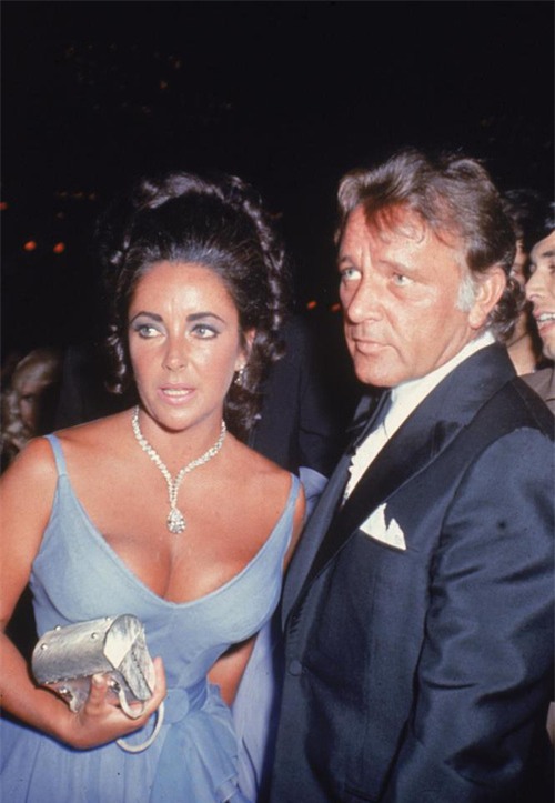 Angelina Jolie - Brad Pitt đã tái hợp, xúc động khóc òa và ôm chầm lấy nhau khi gặp mặt - Ảnh 3.