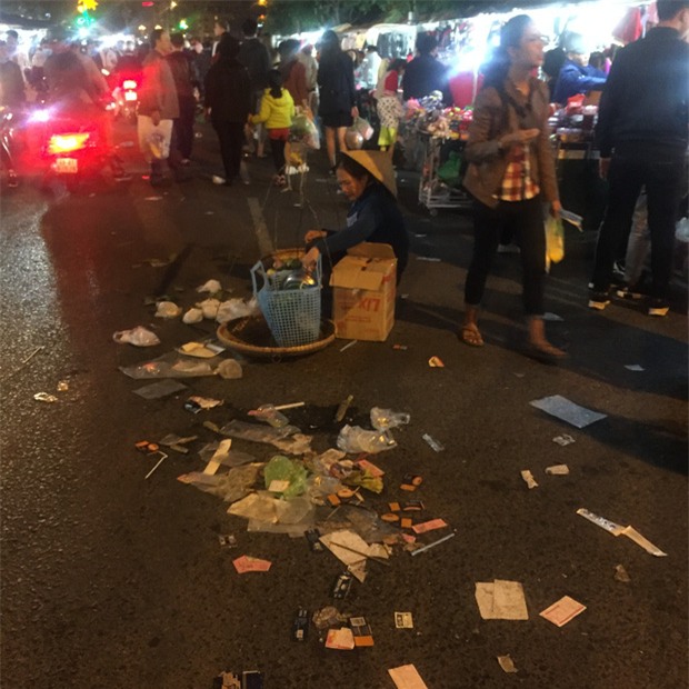 Nhắc nhở người bán hàng, cô lao công ở Đà Lạt nhận lại câu nói: Không xả rác thì lấy việc đâu các cô làm! - Ảnh 5.