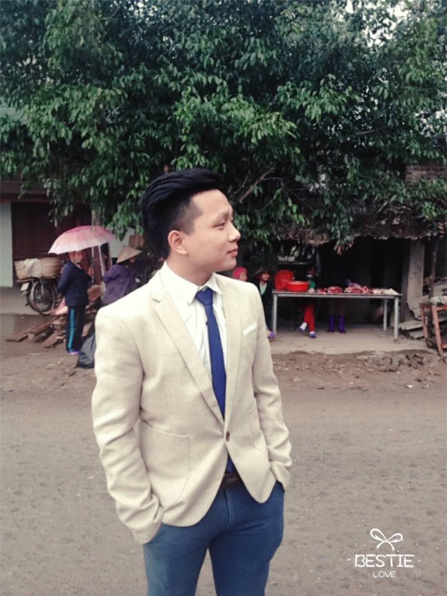 Cụ ông chạy xe 30km vào viện chăm anh trai 90 tuổi: Hình ảnh khiến bao trái tim thổn thức - Ảnh 1.