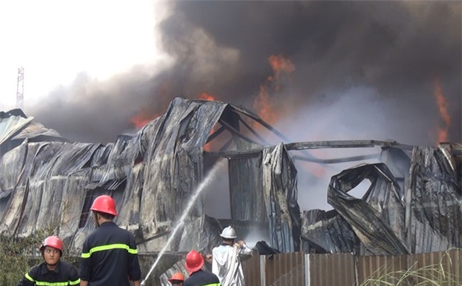 cháy, cháy nhà xưởng, cháy lớn ở Sài Gòn, cháy giữa trưa