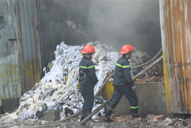 cháy, cháy nhà xưởng, cháy lớn ở Sài Gòn, cháy giữa trưa