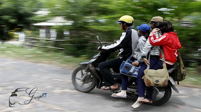 Hình ảnh người phụ nữ trên phố Hà Nội khiến cánh đàn ông tái mặt nể phục  - Ảnh 4.