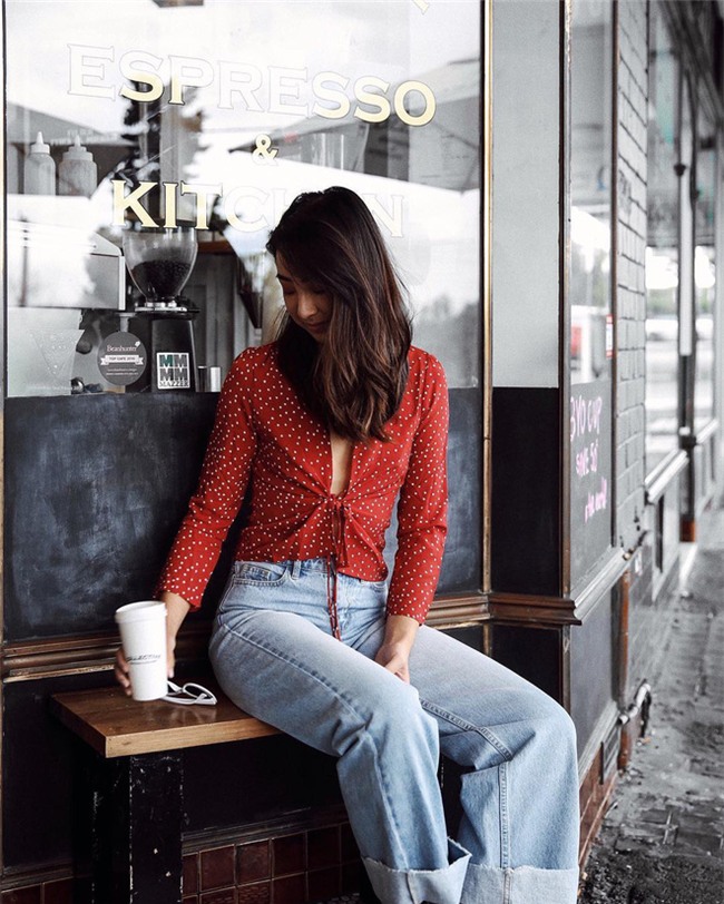 Trời vào thu, phái đẹp châu Á đều rủ nhau ăn mặc kín hơn hẳn! - Ảnh 4.