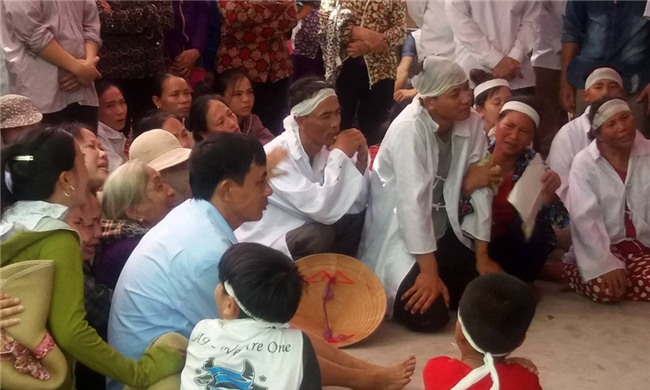 tự tử, nhảy cầu, tự vẫn, Nghệ An, mẹ trẻ nhảy cầu