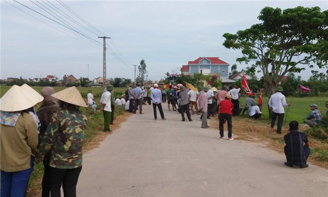 tự tử, nhảy cầu, tự vẫn, Nghệ An, mẹ trẻ nhảy cầu