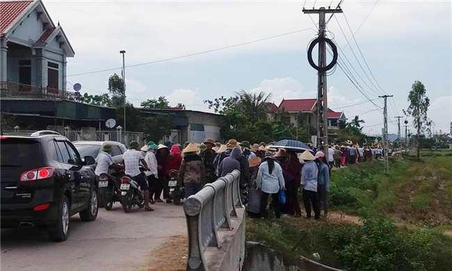 tự tử, nhảy cầu, tự vẫn, Nghệ An, mẹ trẻ nhảy cầu