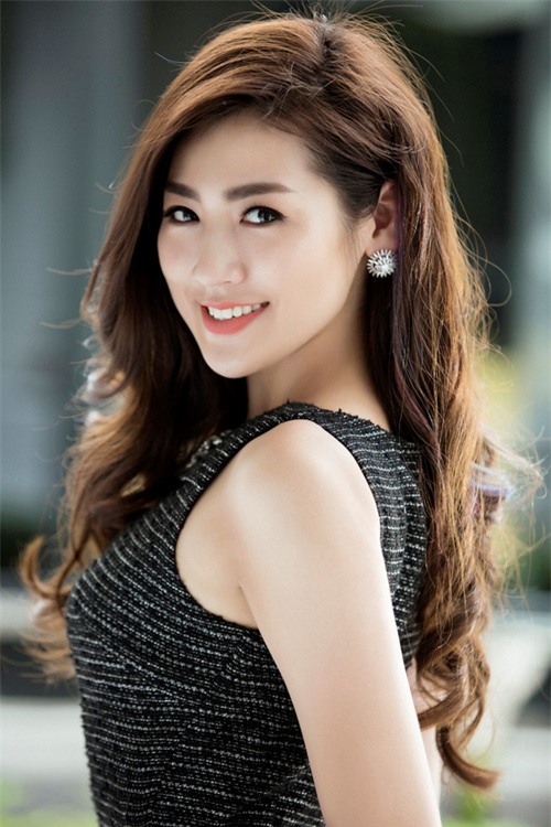 Sau Kỳ Duyên, Á hậu Tú Anh cũng dính nghi án thẩm mỹ với đôi mắt khác lạ - Ảnh 5.