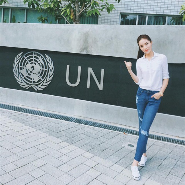 Dù ngoài kia có la liệt những thiết kế mới, thì phái đẹp vẫn luôn mê mệt 5 đôi sneaker này - Ảnh 4.