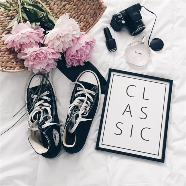 Dù ngoài kia có la liệt những thiết kế mới, thì phái đẹp vẫn luôn mê mệt 5 đôi sneaker này - Ảnh 6.