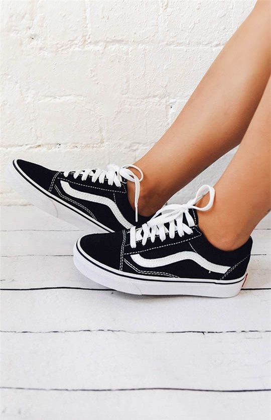 Dù ngoài kia có la liệt những thiết kế mới, thì phái đẹp vẫn luôn mê mệt 5 đôi sneaker này - Ảnh 9.