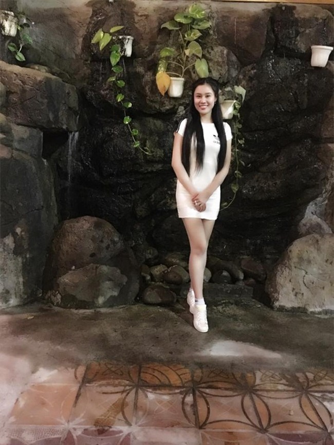 fan giat minh nhan ra vo moi kem 10 tuoi cua van quang long qua giong le phuong - 8