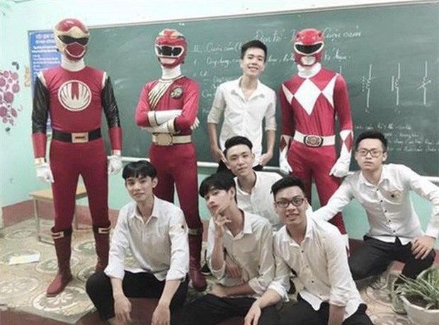 Độc nhất vô nhị: Trường THPT ở Lào Cai có cả siêu nhân đến dự lễ khai giảng! - Ảnh 6.