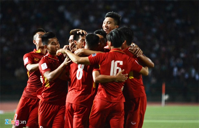 Doi tuyen Viet Nam chat vat thang Campuchia 2-1 hinh anh 1