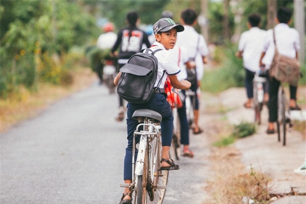 Những mẩu chuyện cay mắt của một cô giáo miền Tây về giấc mơ con chữ khó nhọc của lũ trẻ miền sông nước - Ảnh 3.