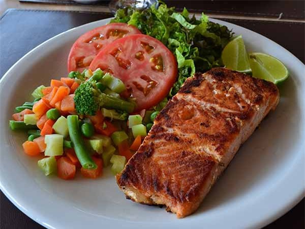 Siêu thực phẩm cải thiện sức khỏe xương, phòng chống loãng xương mọi chị em cần biết - Ảnh 4.