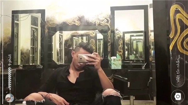 Thế nhưng mới đây, Hữu Vi đã trở lại với phong cách hoàn toàn mới. Không còn xuề xòa quê mùa như trước nữa, anh đã trở nên thời thượng, quyến rũ và vô cùng nam tính. - Tin sao Viet - Tin tuc sao Viet - Scandal sao Viet - Tin tuc cua Sao - Tin cua Sao