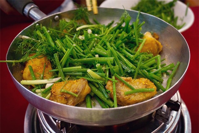 8 món ăn dân dã khách Tây hay rỉ tai nhau phải nếm khi đến Hà  Nội - Ảnh 11.