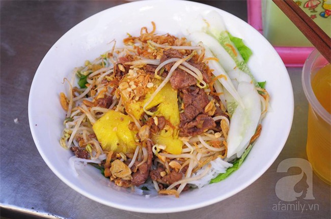 8 món ăn dân dã khách Tây hay rỉ tai nhau phải nếm khi đến Hà Nội - Ảnh 12.