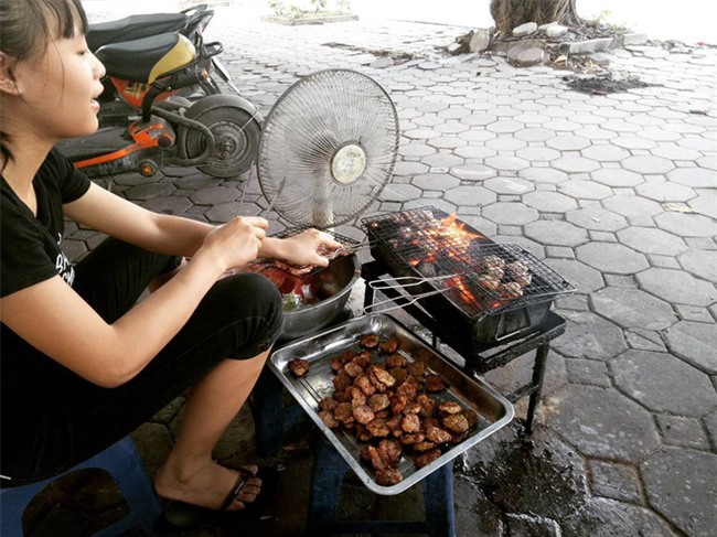 8 món ăn dân dã khách Tây hay rỉ tai nhau phải nếm khi đến Hà Nội - Ảnh 5.