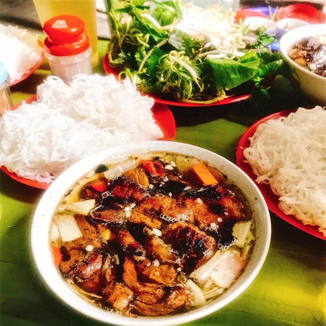8 món ăn dân dã khách Tây hay rỉ tai nhau phải nếm khi đến Hà  Nội - Ảnh 7.